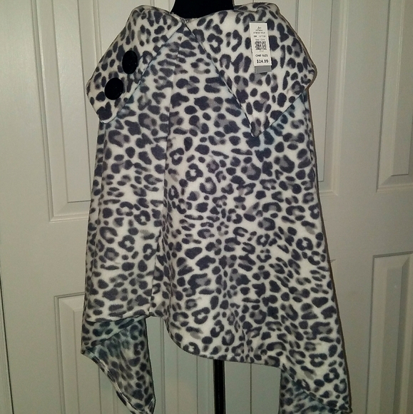 Snow Leopard Wrap - Picture 1 of 8